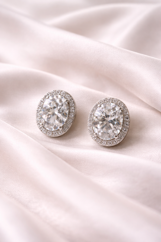 Elegant Oval-Cut Diamond Stud