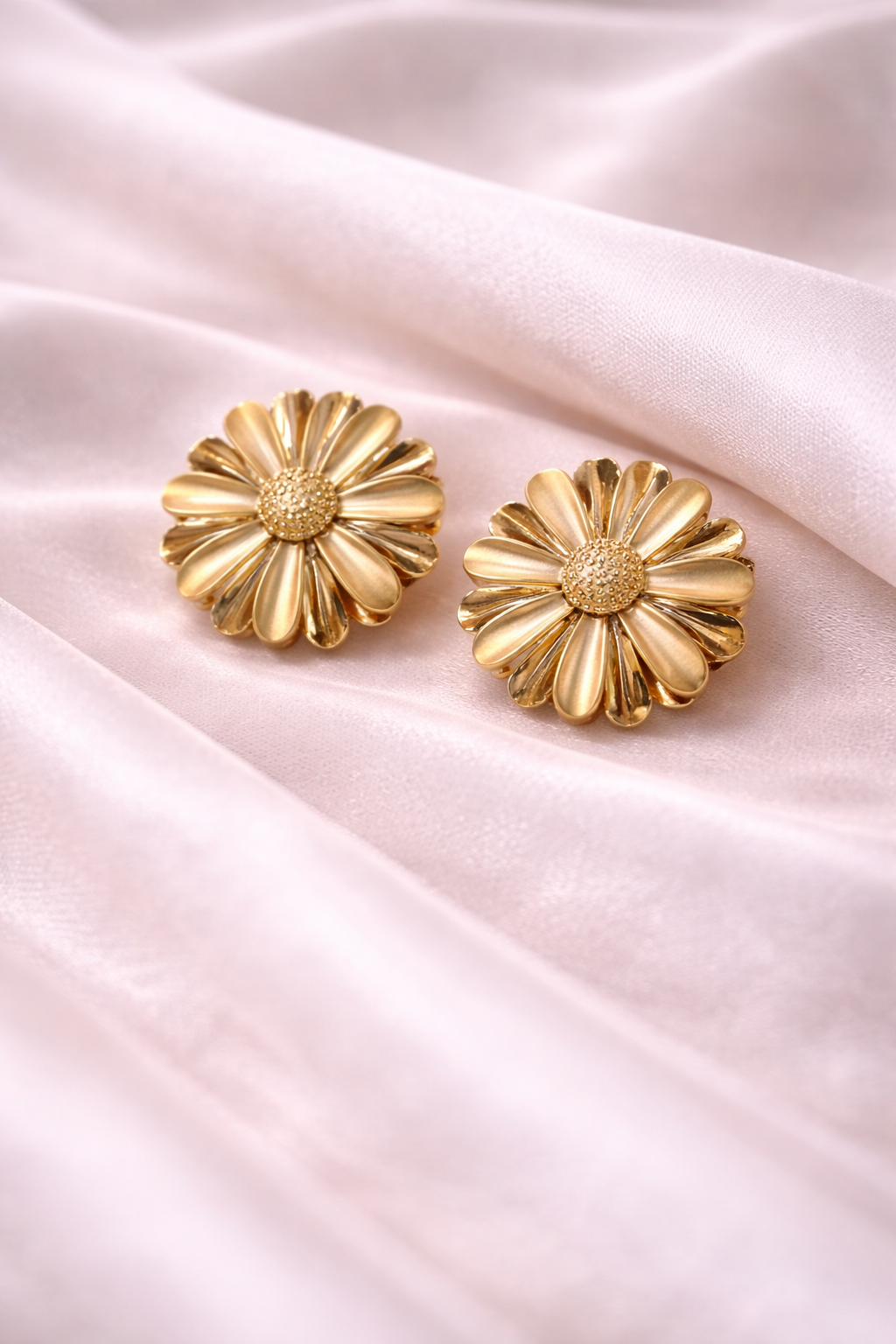 Golden Daisy Earring