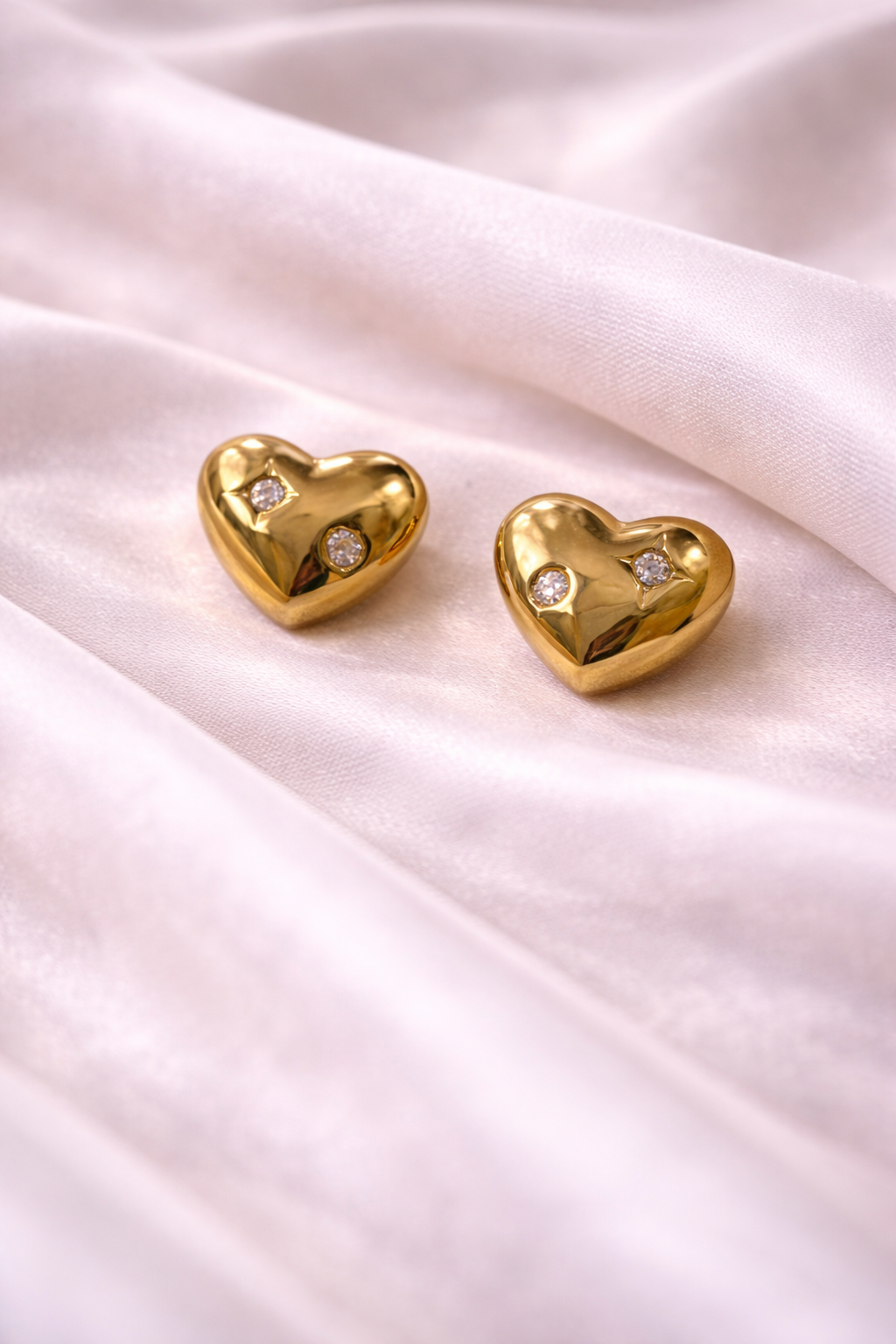 Elegant Gold Heart Shaped earrings with Diamond