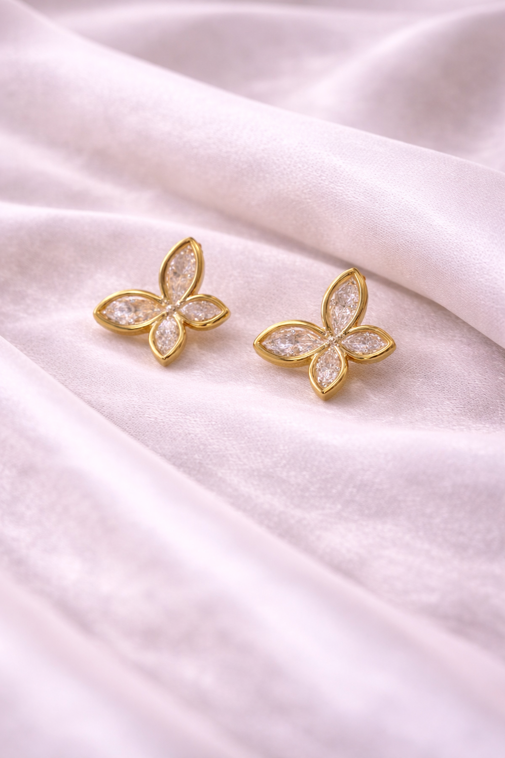 Elegant Gold & Gleaming Diamond Butterfly Earring