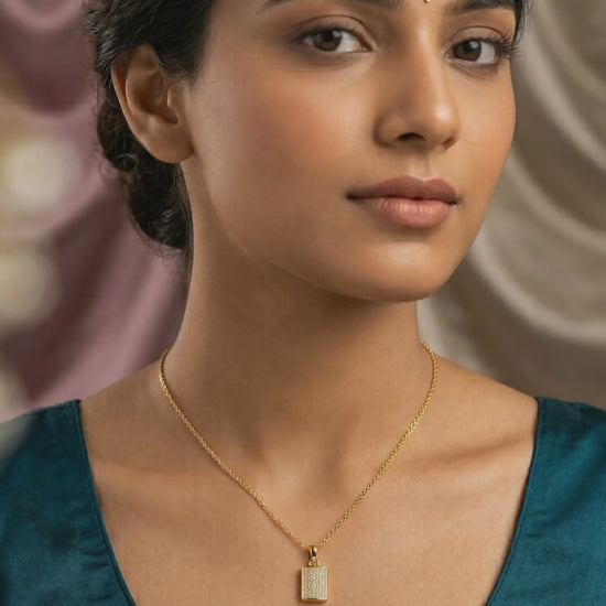 Gleaming Diamond Gold Pendant Necklace