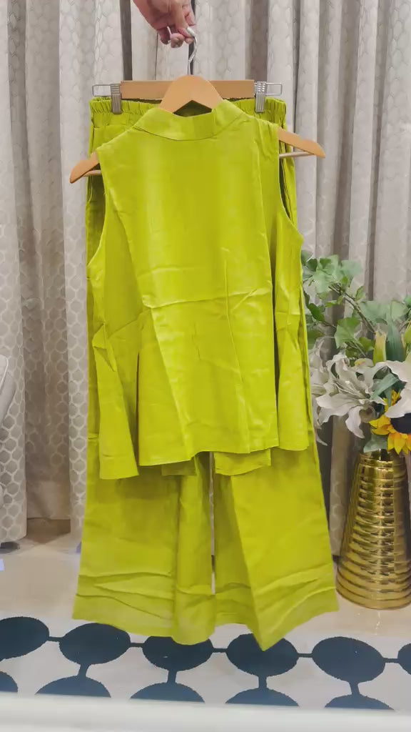 Green_Sleeveless_Coordset_04